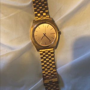 Nixon rose gold watch